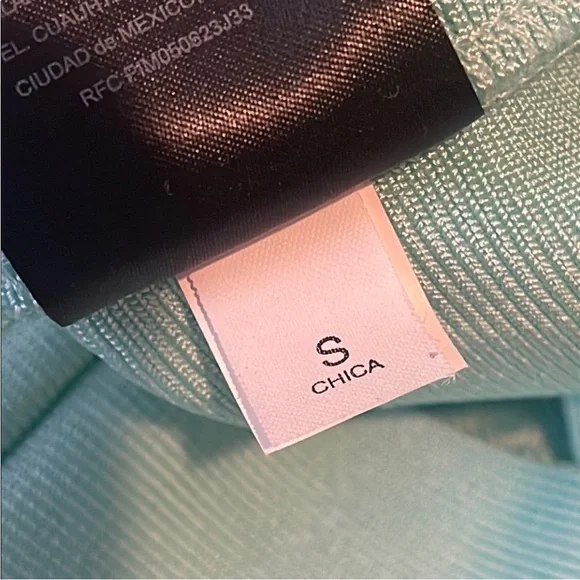 Bebe crisscross neckline dress - Picture 4 of 4